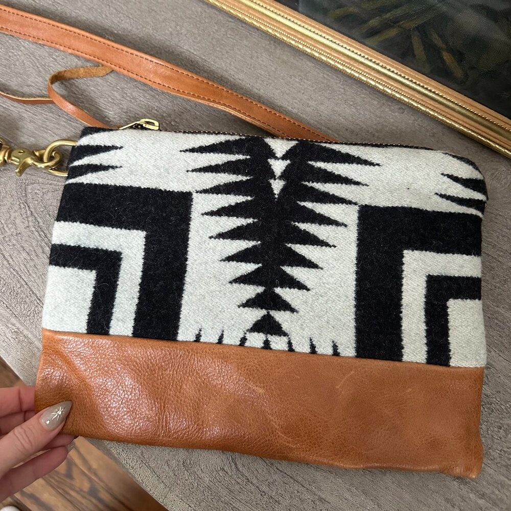 Oil + Glass Essential Oil Purse (leather bottom and strap)